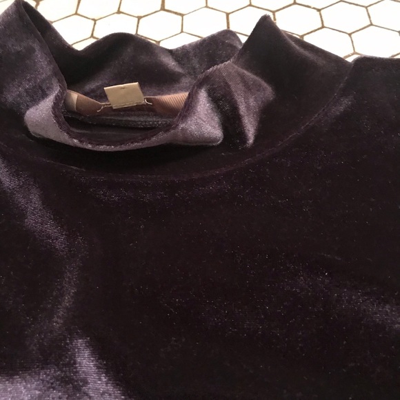 ✨ LOFT Navy Velvet Top✨ - Picture 2 of 4